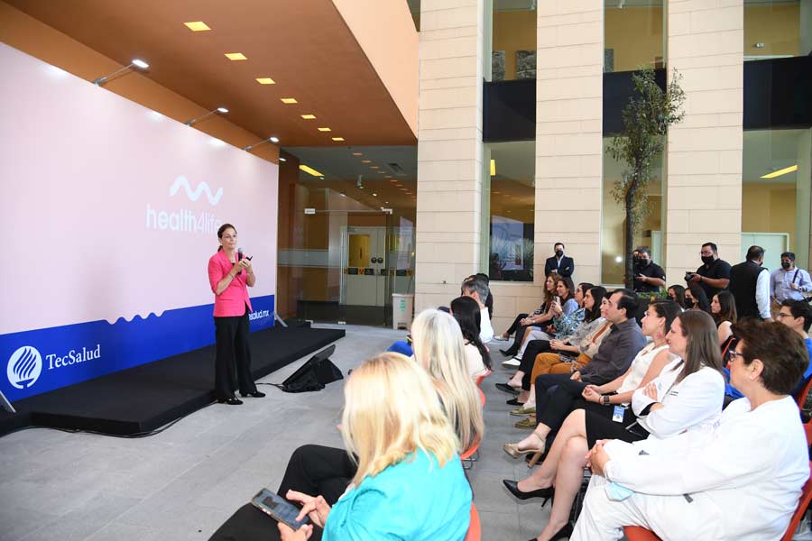 En la ceremonia de inauguración Mimi Guarneri habló sobre la medicina funcional.