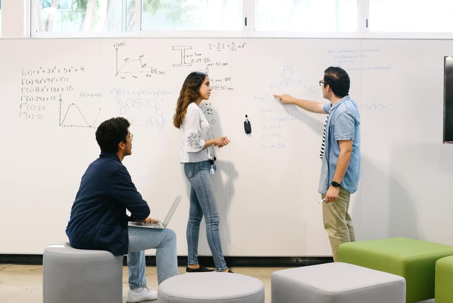 El modelo de acompañamiento del Tec de Monterrey apoya a los estudiantes para lograr sus metas