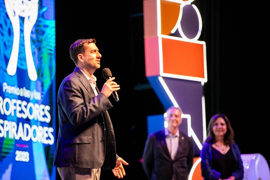 Juan Pablo Murra, rector de Profesional y Posgrado del Tec, se reunió con docentes ganadores del premio a las y los Profesores Inspiradores 2023.