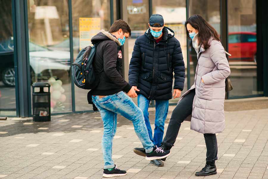 Si tienes menos de 40 años, sigue cuidándote para proteger tu salud y la de tus seres queridos.