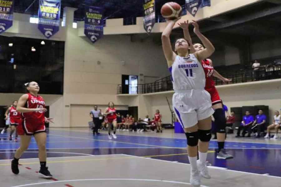 Partido del equipo de básquetbol femenil de Tec Toluca