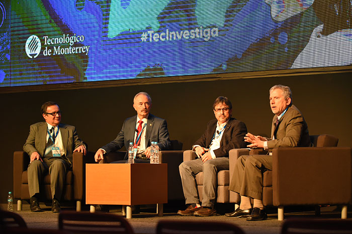 Panel de la edición genética en el Congreso de Investigación del Tec