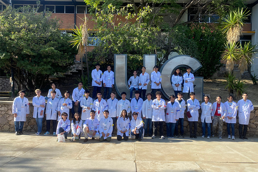 Participantes en Olimpiada Nacional de Biología