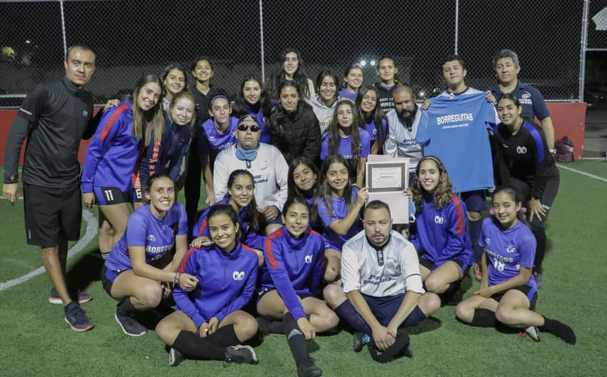 Partido de soccer entre Borregas de PrepaTec Santa Anita y Atlético Guadalajara Escuela de Futbol para Ciegos