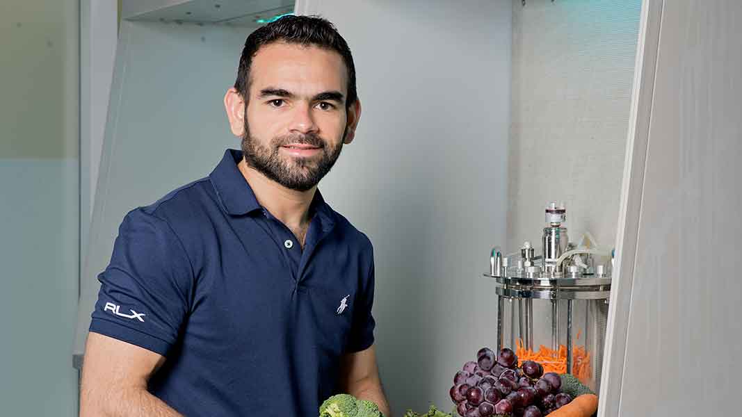 Profesor del Tec Guadalajara patenta proceso para despericio de alimentos.