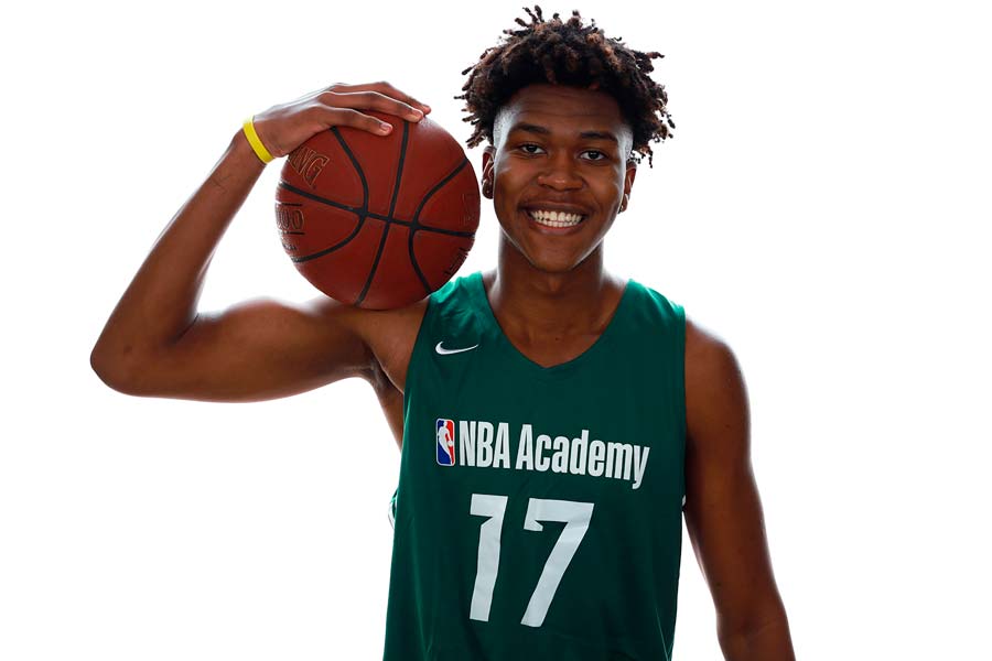 Pedro Rufino en sesión fotográfica para NBA Academy Latin America