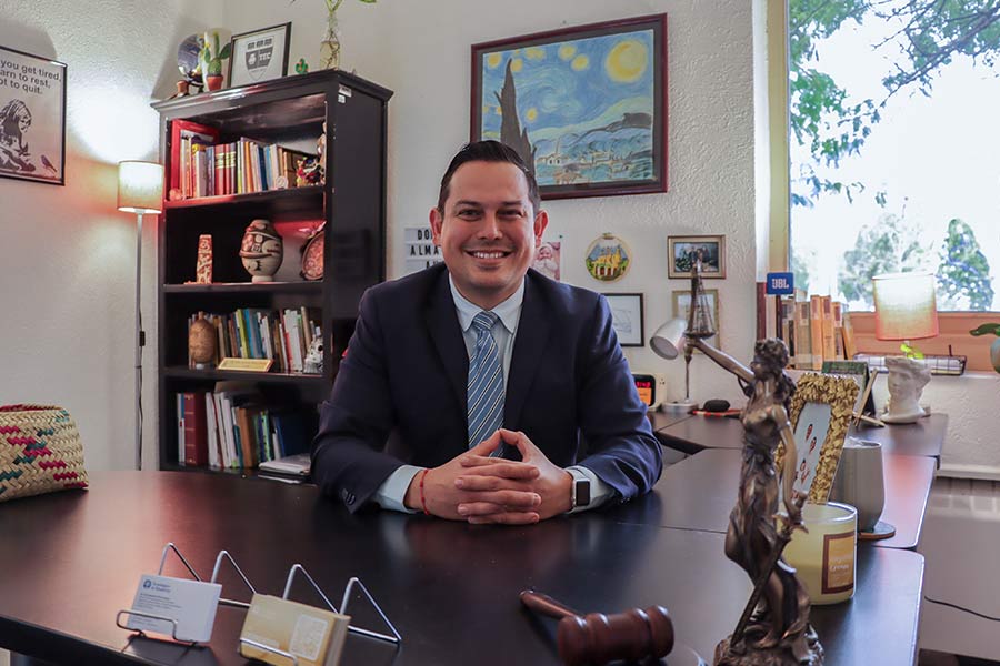 Dr. Luis Gerardo Ortiz exponiendo sobre los pueblos originarios en el Congreso Latinoamericano de Ciencias Sociales y Gobierno