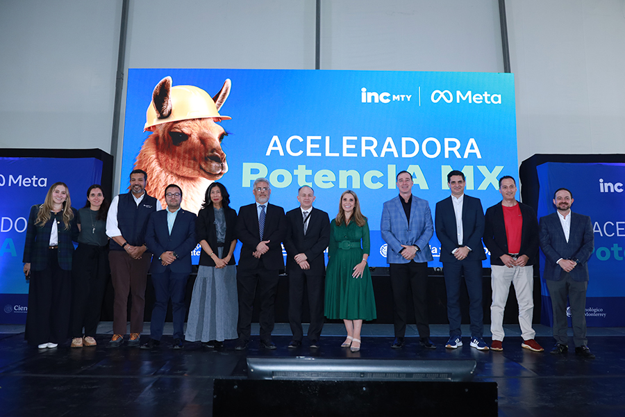 Equipo de Meta, Tec de Monterrey, incMTY y autoridades federales durante la presentación oficial de PotencIA MX en Ciudad de México.