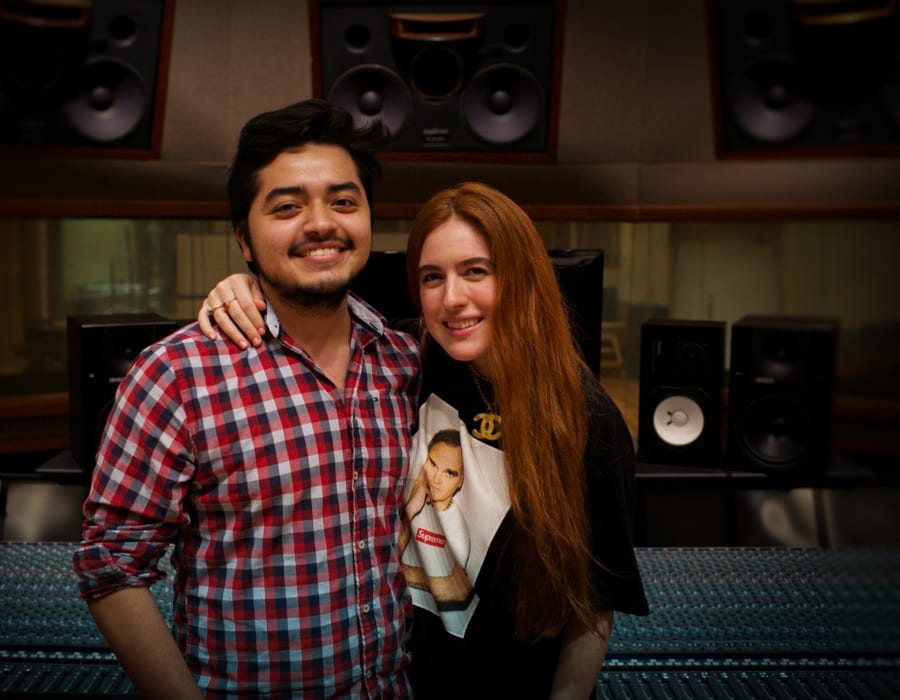 Luis con Victoria Kühne, directora de Victoria Records.