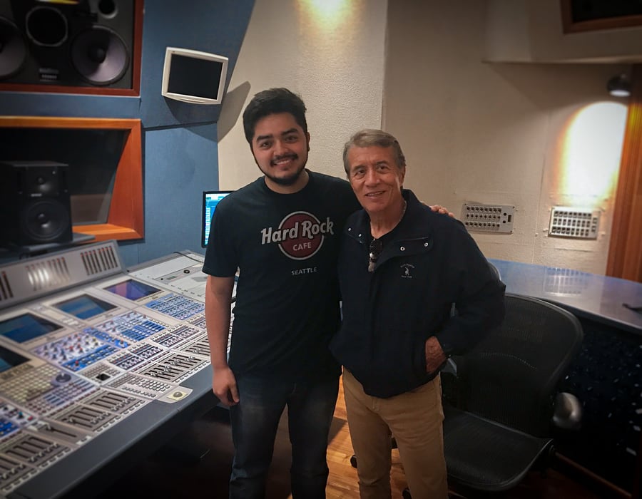 Luis con Napoleón, cantante mexicano