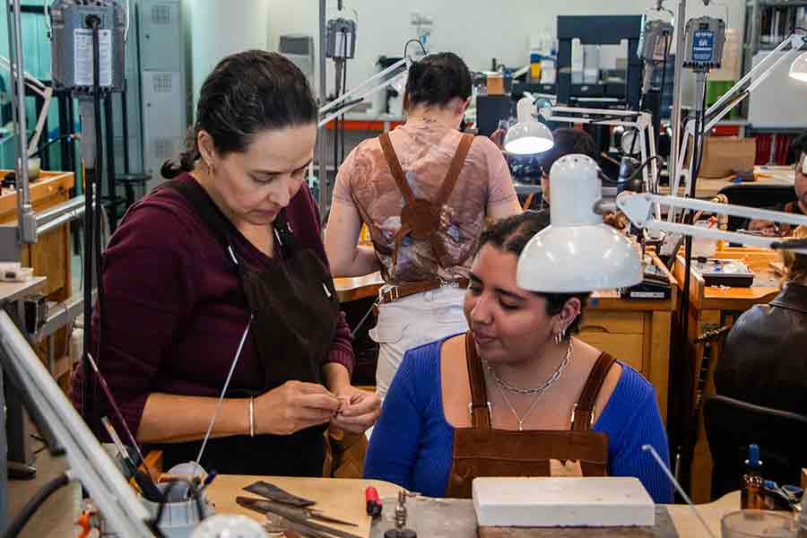 Milano Jewelry Week, certamen en el que fue premiada la profesora del Tec Guadalajara, Alejandra Alfaro.