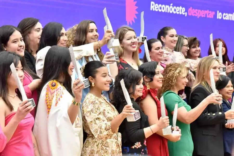 ganadoras premio mujer tec en ceremonia de 2023