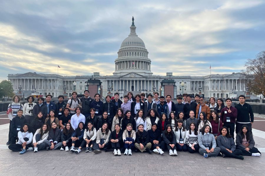 alumnos de prepatec en visita a Casa Blanca