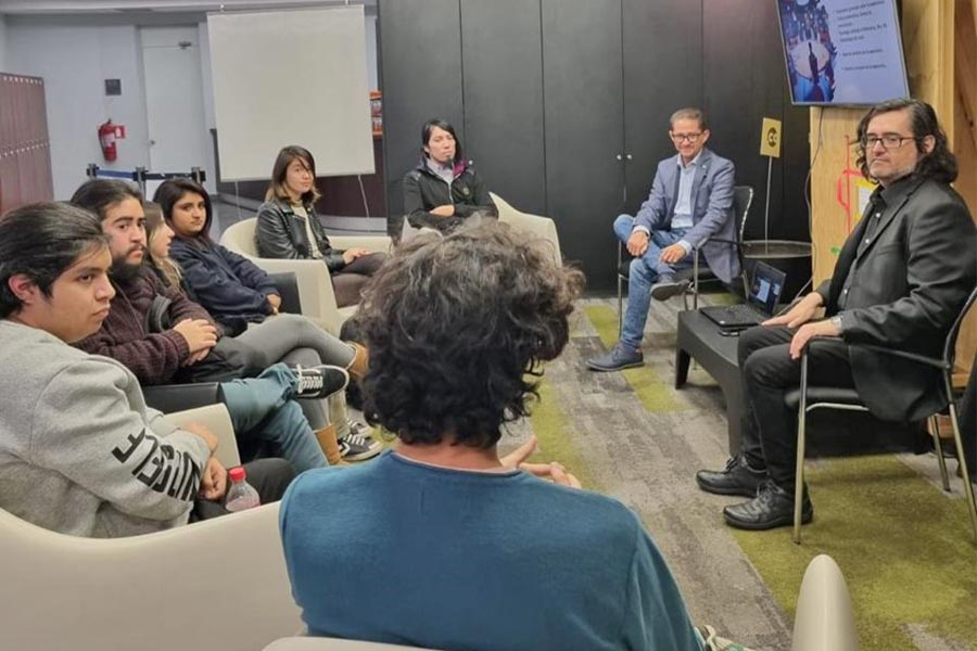 El profesor Juárez ha podido colaborar en este proyecto con aliados de universidades de varias partes del mundo.