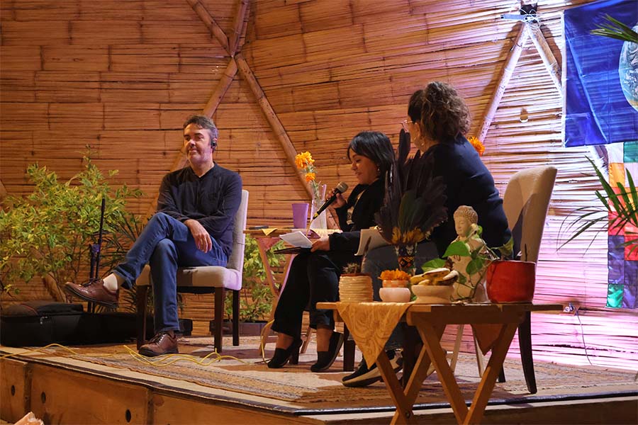 Profesoras del Tec sostienen diálogo con Jem Bendell