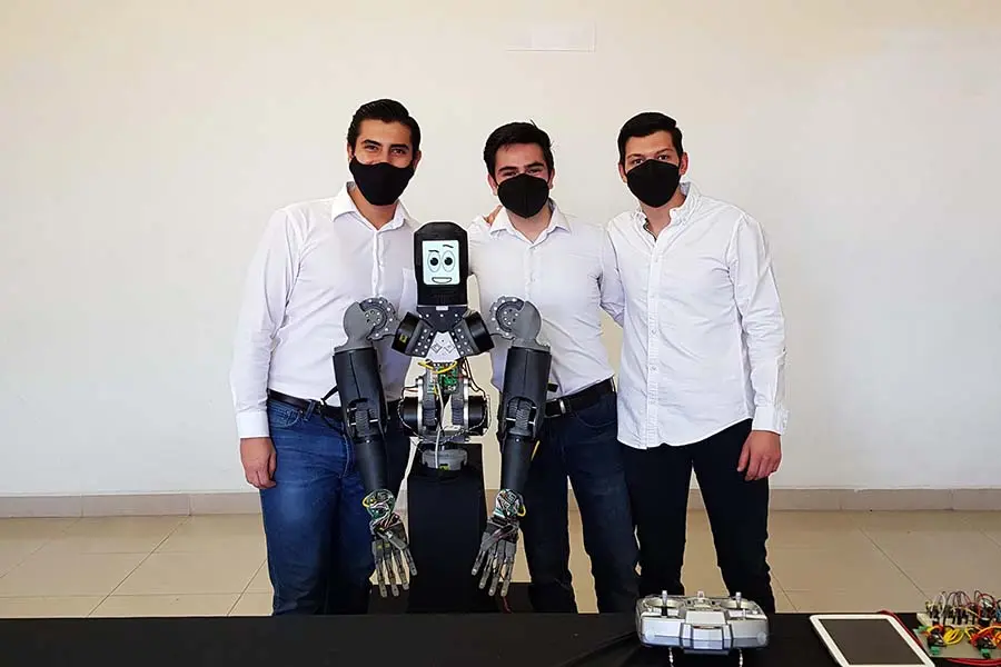 Construyen estudiantes del Tec, robot para competencia en Japón