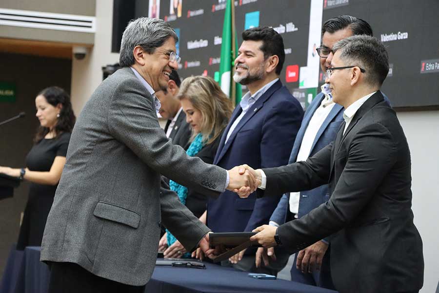 Durante el evento se hizo entrega de reconocimientos a todos los directores de Carrera y directores de Departamento en Ingeniería Química.