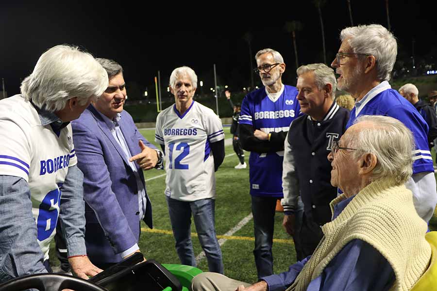 Hermanos Familiar en reconocimiento en el Estadio Banorte, la Casa delos Borregos. 