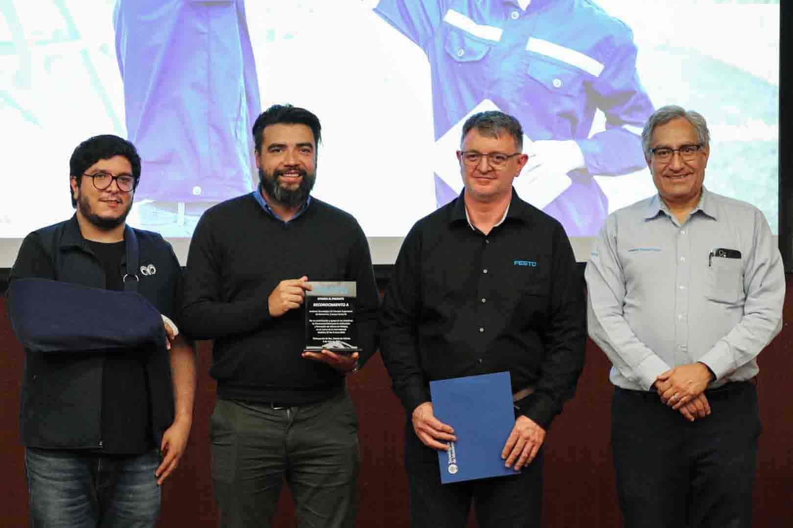 Reconocimiento de Festo al Tec por enseñar electromovilidad