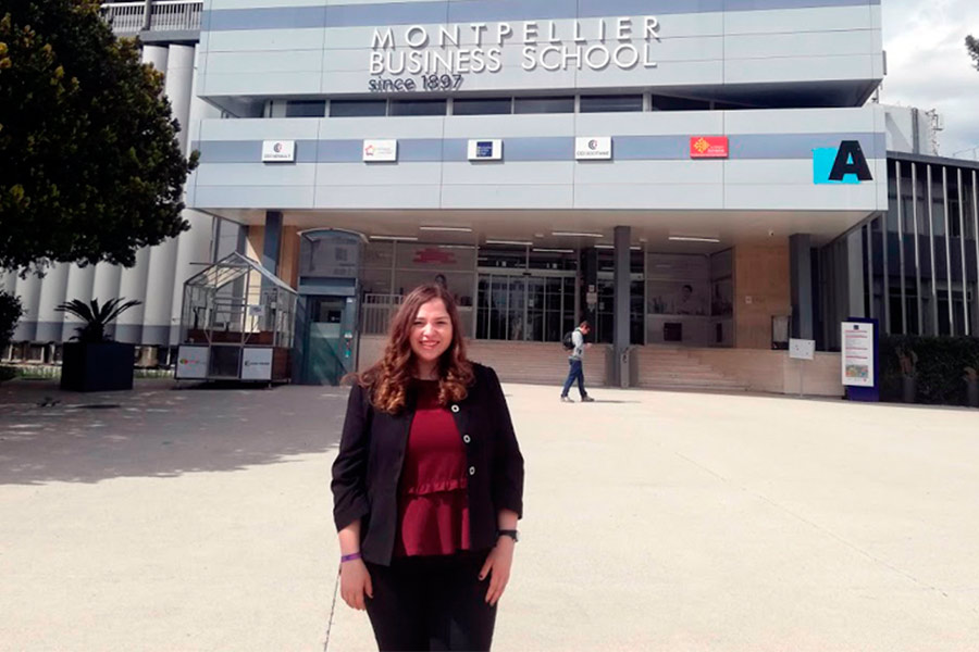 Regina frente a la Montpellier Business School