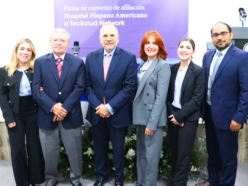 Lic. Paulette Garnier, Dr. Raúl Garnier, Dr. Jorge Azpiri, Lic. Jessica Garnier, Dra. Daniela Garnier, Dr. Edgar Valdés (De izq. a der.)