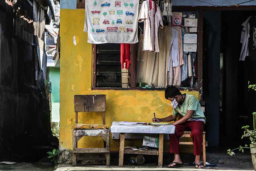 La pandemia de COVID-19 acentúo retos en la educación mundial