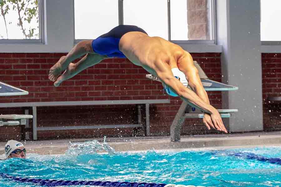 Ricardo Urbina miembro del equipo representativo de natación del campus Monterrey