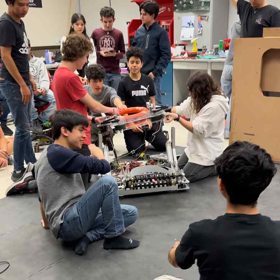 Equipo de robótica de PrepaTec Guadalajara se prepara para FIRST.