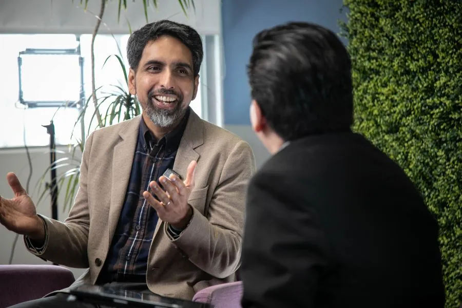 Sal Khan in interview with CONECTA 2025