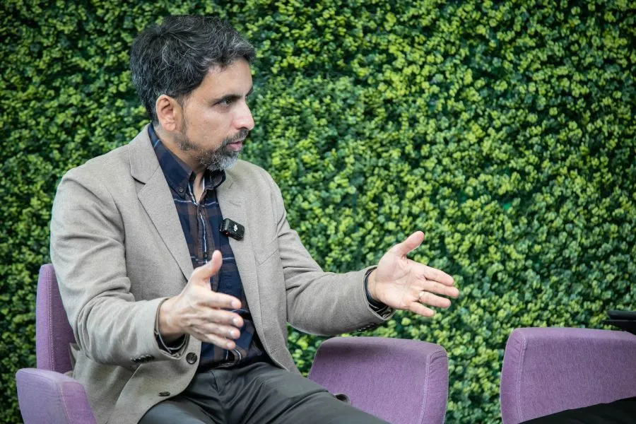 Sal Khan in interview with CONECTA