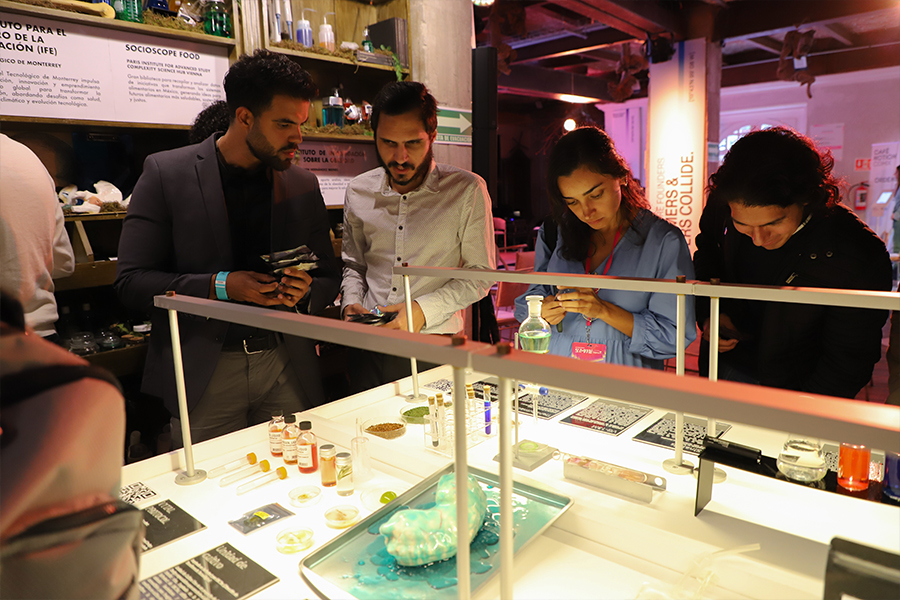 Exposición de proyectos interdisciplinarios de ciencia y diseño alimentario durante la Tech Week 2025 en la Tech House del Tec de Monterrey.