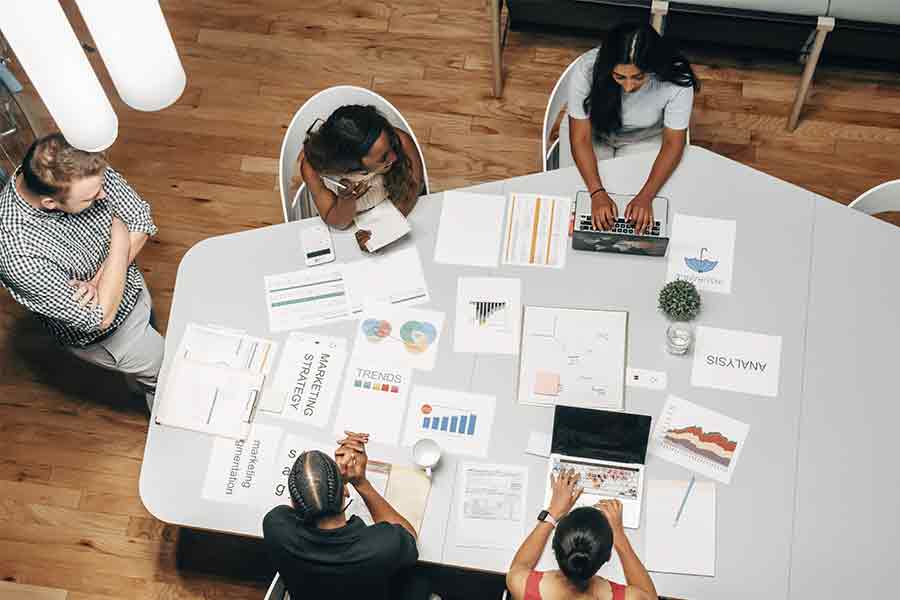 identificar aspirantes para seleccionar un influencer final