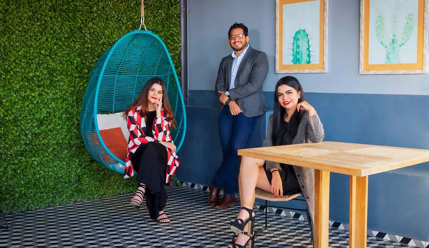 Sofía con su equipo de marketing