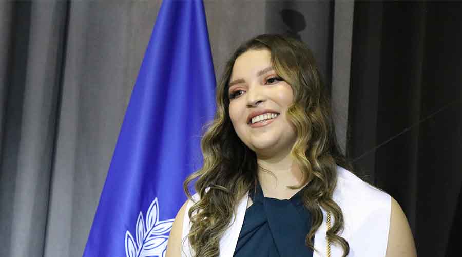 stefany bernal ríos mejor promedio de la generación 2023 del prepatec laguna