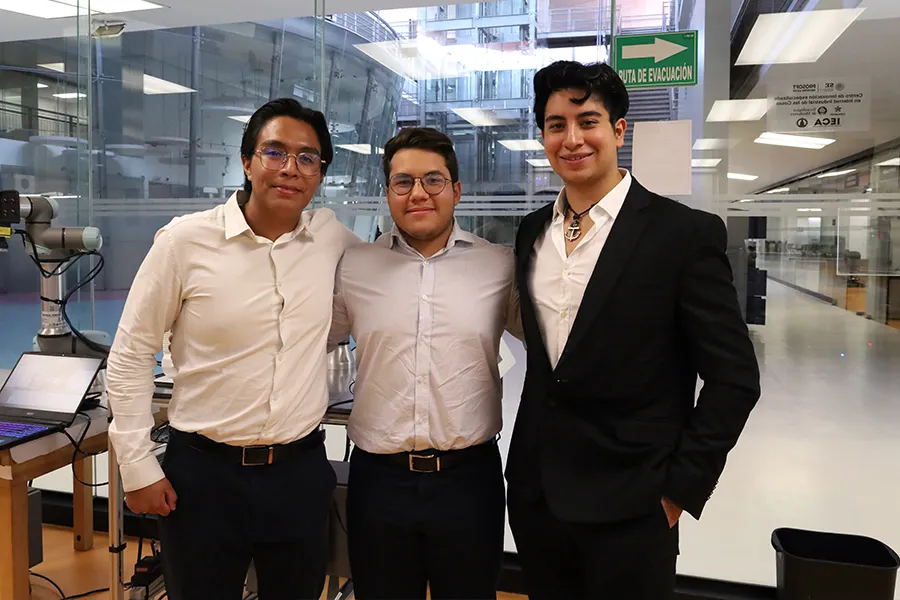 Estudiantes de Ingenier&iacute;a del Tec campus Ciudad de M&eacute;xico desarrollan junto a Siemens y Universal Robots la primera demo funcional en Am&eacute;rica con el protocolo SRCI.
