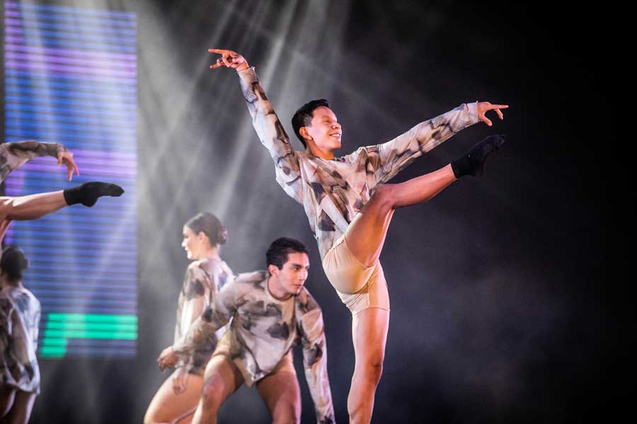 Patricio fue el coreógrafo de la pieza Índigo en el festival Tec Dance.