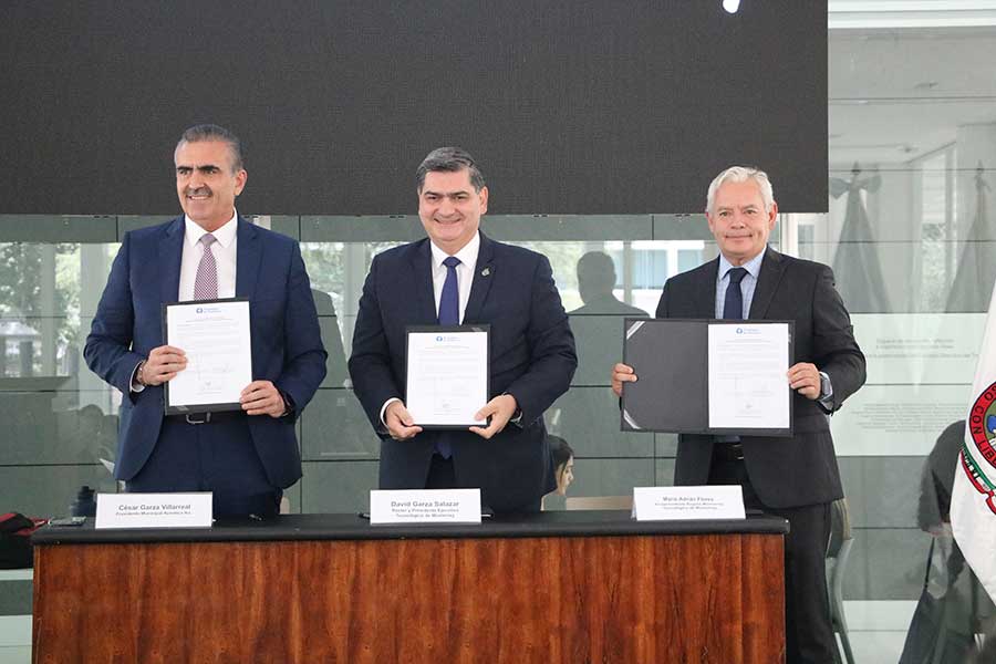 Autoridades del Tec de Monterrey y el Municipio de Apodaca firmaron el convenio en el campus Monterrey.