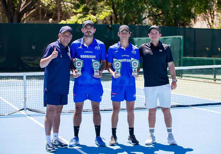 Tetracampeones en tenis, equipo de tec Guadalajara. 