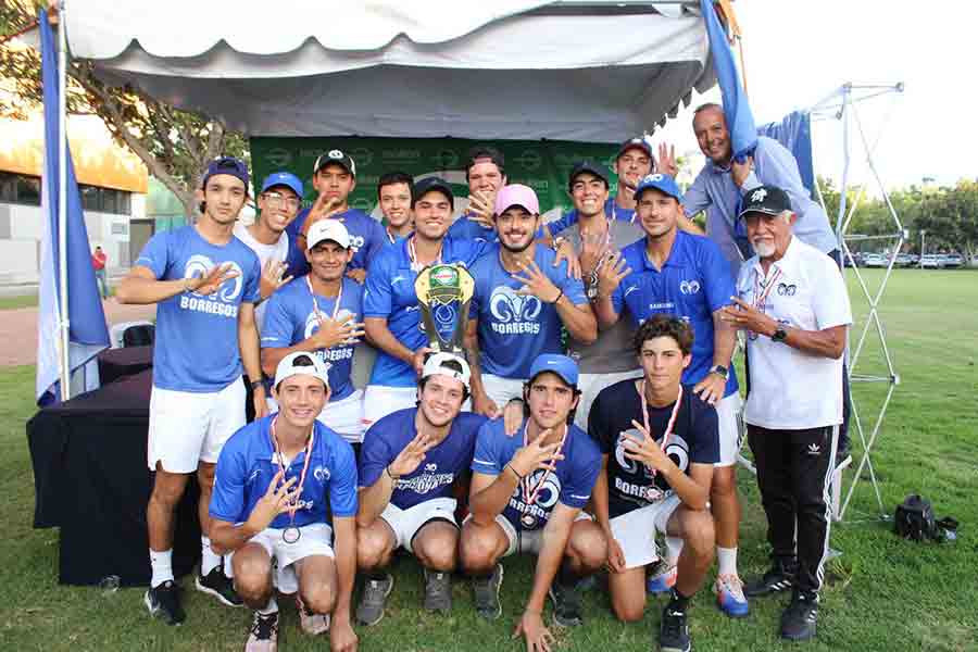 Tetracampeones en tenis, equipo de tec Guadalajara. 