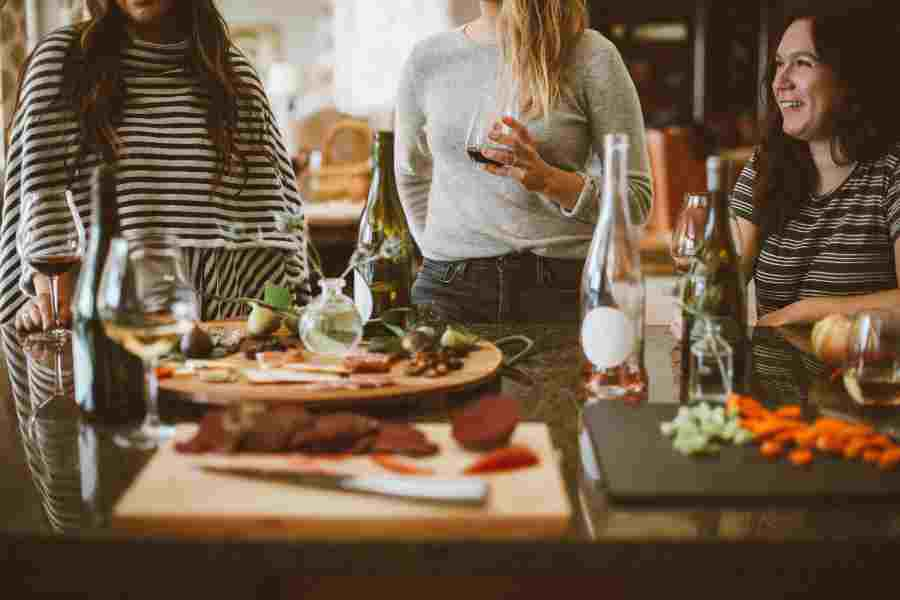 Quitar las carnes de los platillos navideños reduce el impacto de huella ecológica.