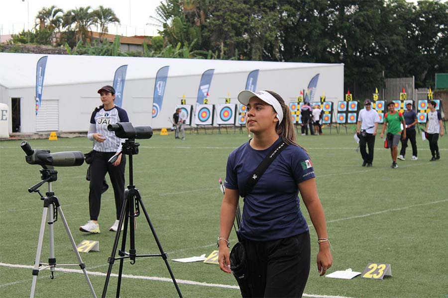 Liliana en el campo de tiro de la competencia.