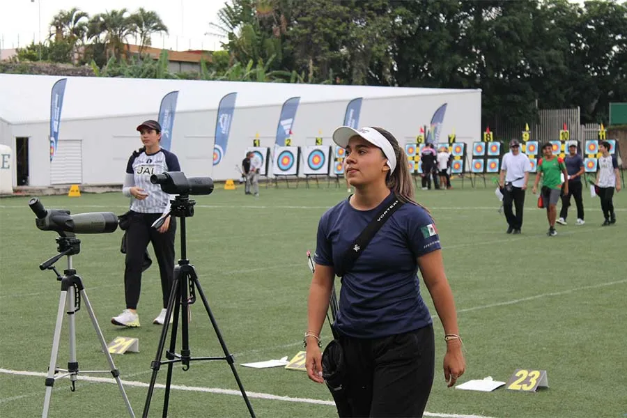Liliana en el campo de tiro de la competencia.