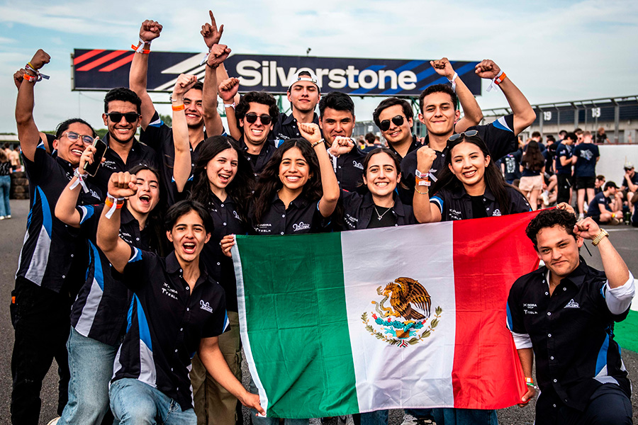 TM Racing en la pista del Circuito de Silverstone, en Inglaterra.