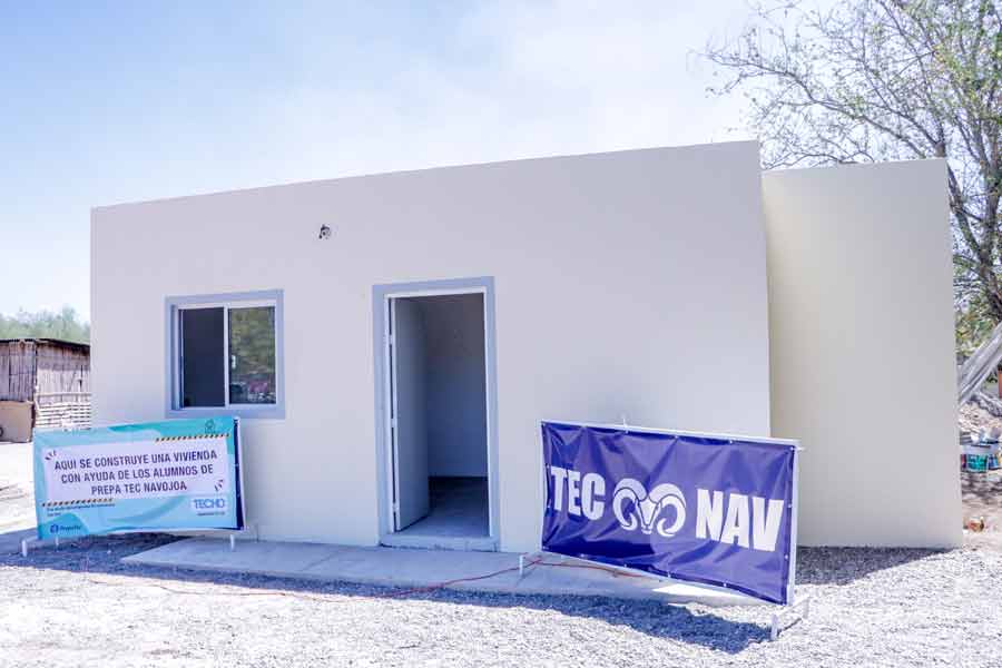 Vivienda edificada con recursos gestionados por alumnos de PrepaTec Navojoa de la mano de TECHO