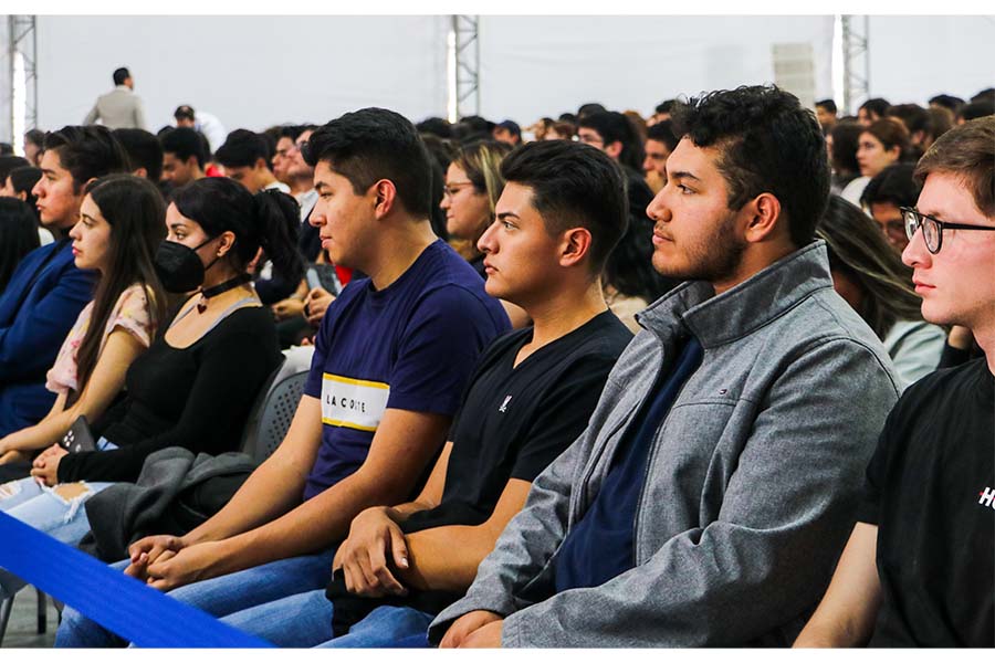 Alumnos del Tec durante la conversación con el presidente de Ucrania