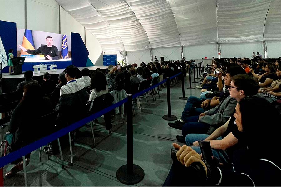 Zelensky con universitarios mexicanos