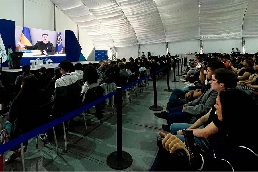 Zelensky con universitarios mexicanos