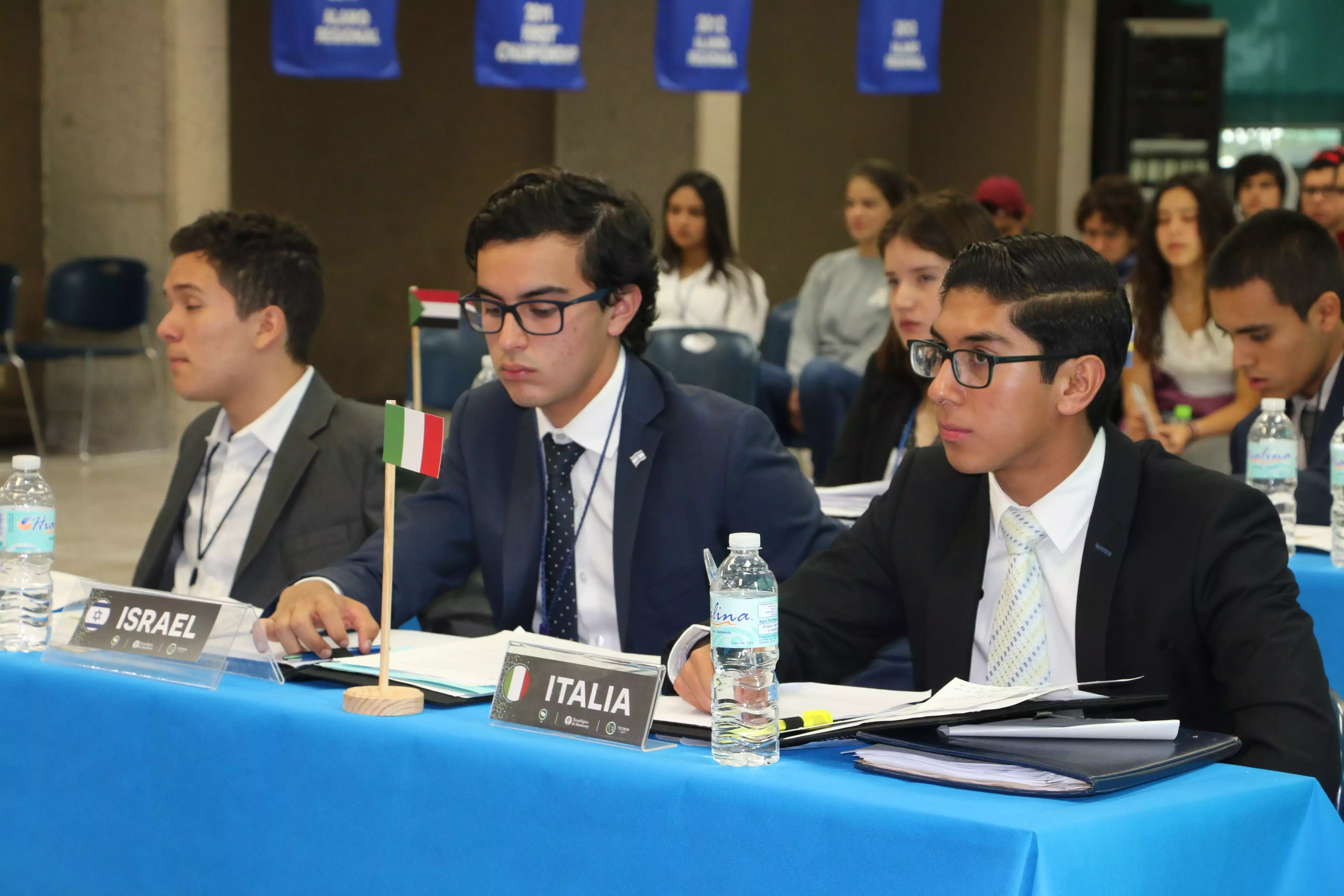 Delegados de Israel e Italia