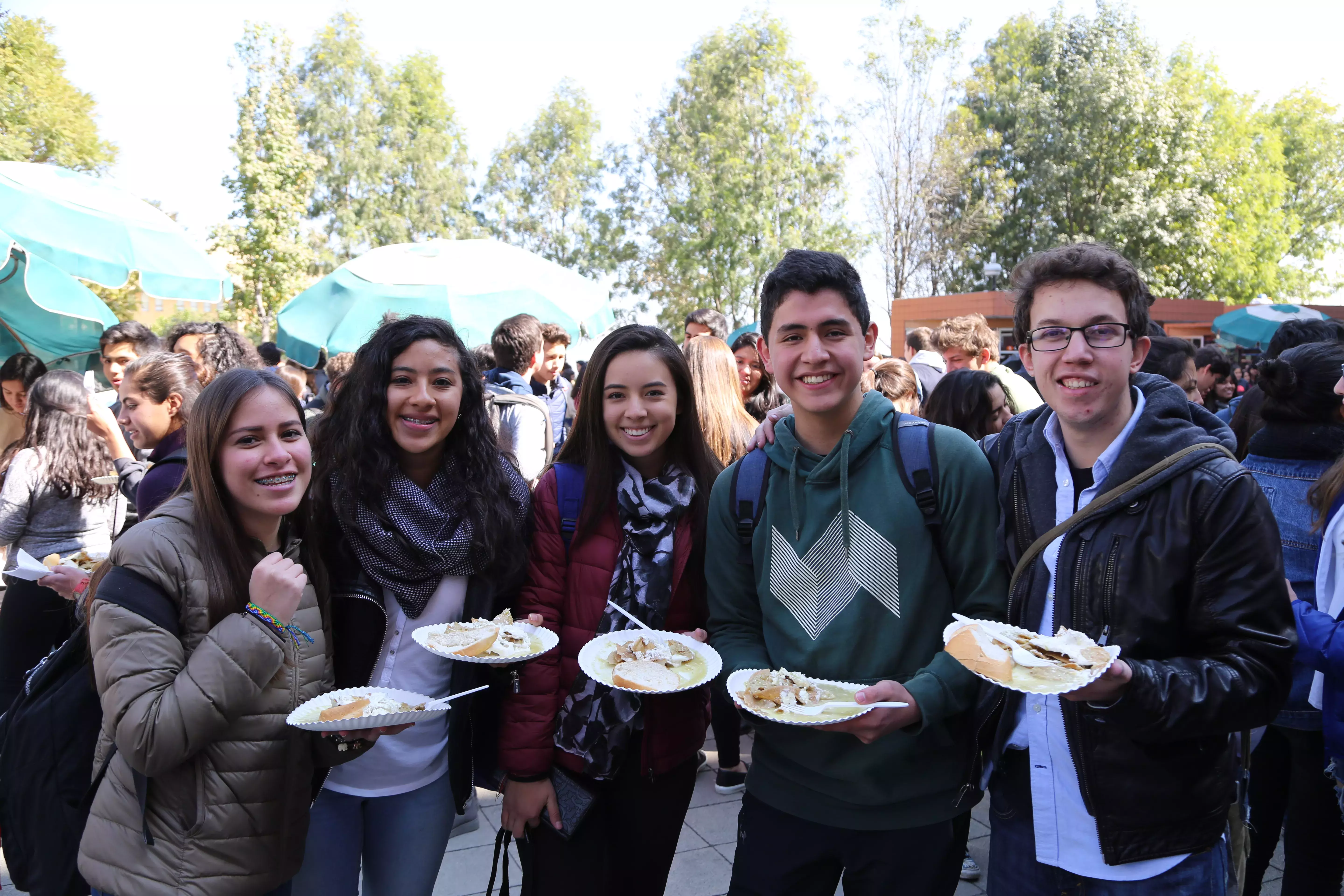 alumnos santa fe con chilaquiles