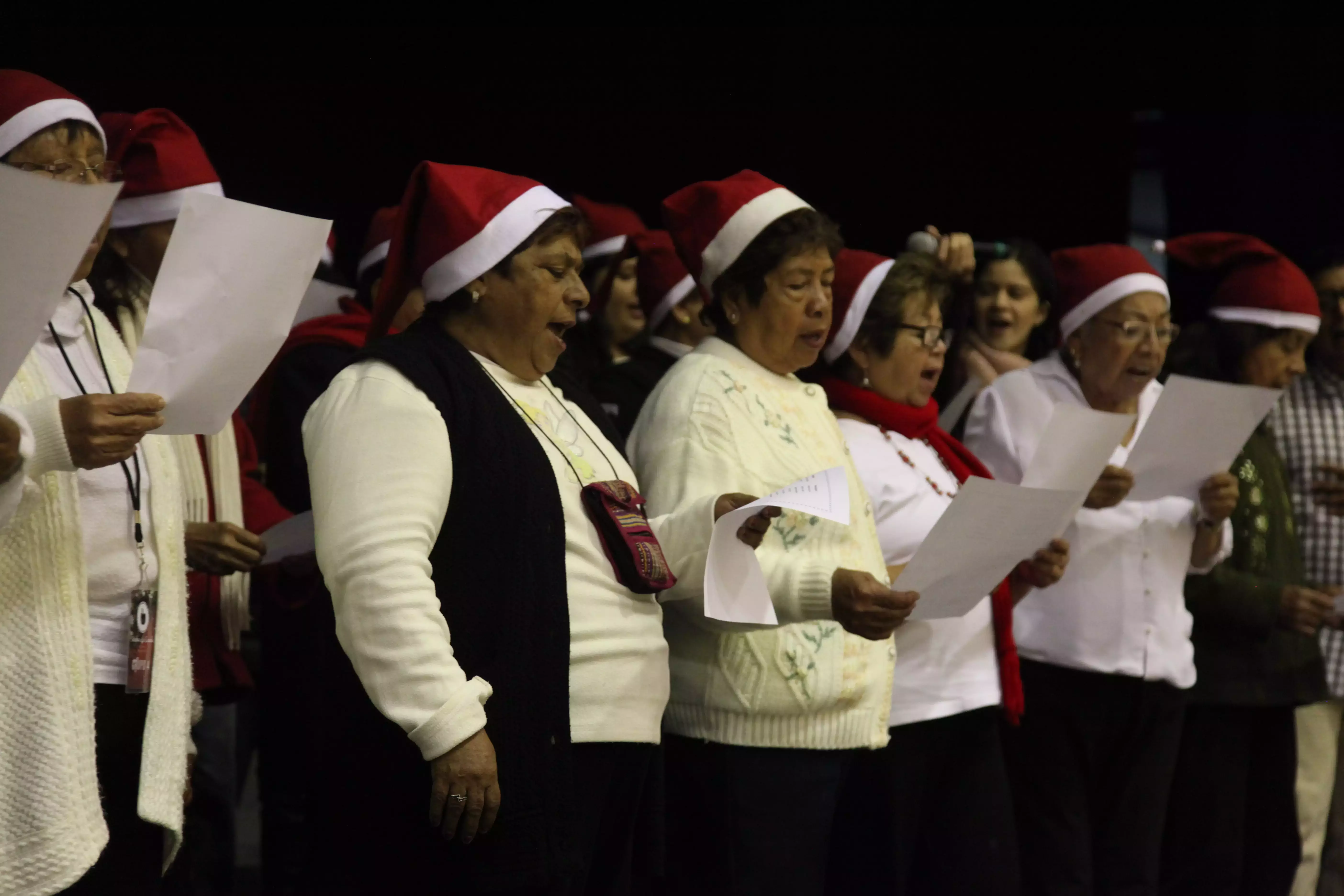 Adultos mayores hacen invierno en el Tec